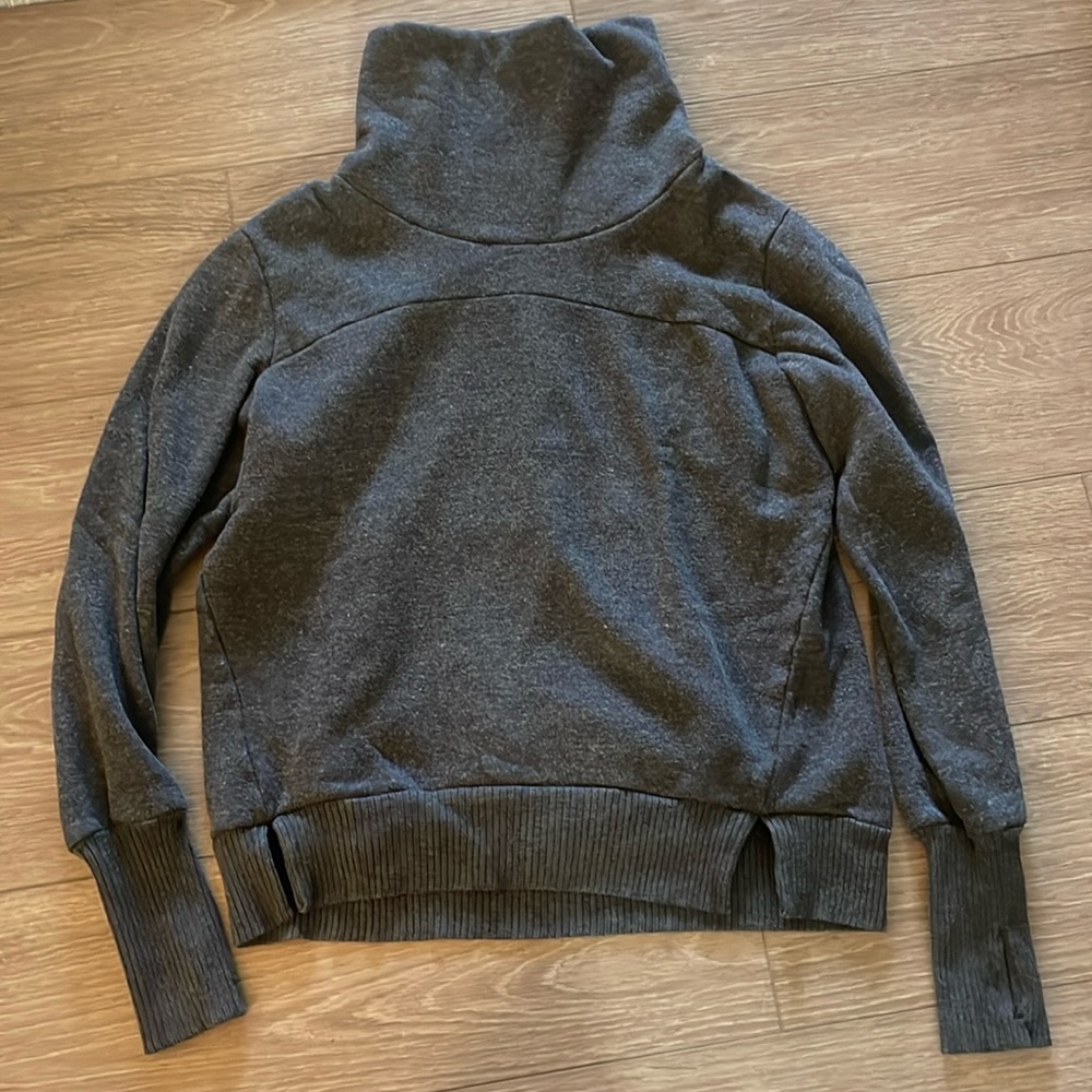 All Yoga Haze Turtleneck Sweatshirt (Small)